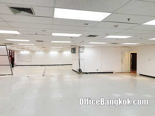 Rent Office on Asoke near Phetchaburi MRT Station