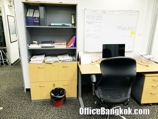 Rent Office with Partly Furnished size 130 Square Metre near Phetchaburi MRT Station