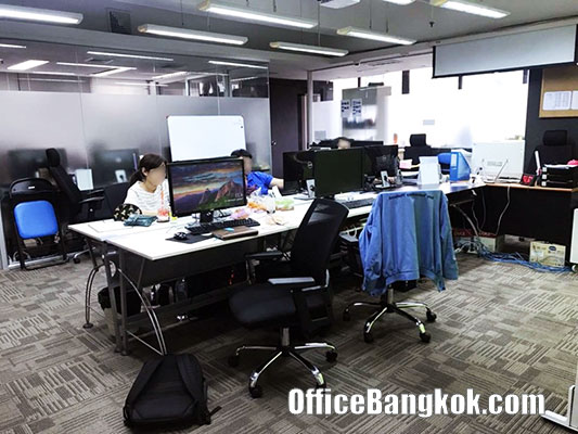 Rent Partly Furnished Office 230 Sqm Near Phetchaburi MRT Station