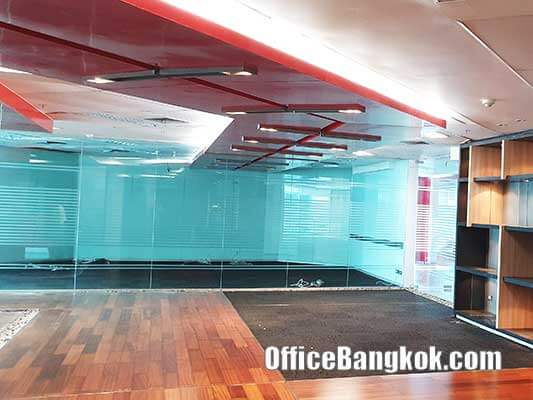 Beautiful Furnished Office Space on Ratchada Road close to MRT Station Size 1,100 Sqm