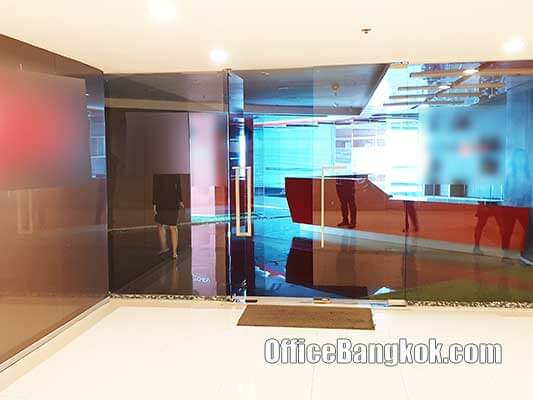 Beautiful Furnished Office Space on Ratchada Road close to MRT Station Size 1,100 Sqm