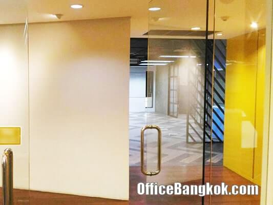 Rent Office 24/7 on Ratchadapisek Road near Suthisarn MRT Station