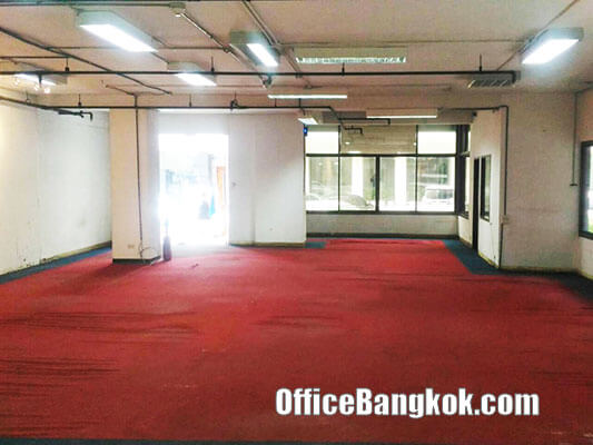 Rent Office Ground Floor on Ratchadapisek Road close to Suthisarn MRT Station