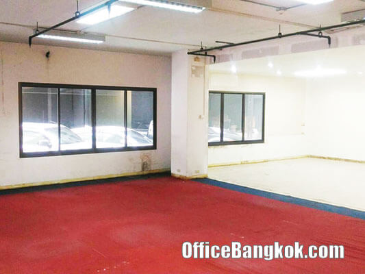 Rent Office Ground Floor on Ratchadapisek Road close to Suthisarn MRT Station