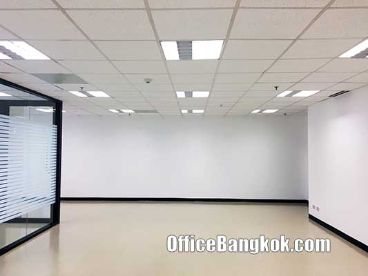 Rent Office Partly Furnished on Ratchadapisek Road