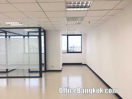 Rent Office Partly Furnished on Ratchadapisek Road