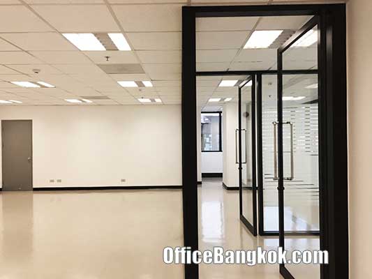 Rent Office Partly Furnished on Ratchadapisek Road