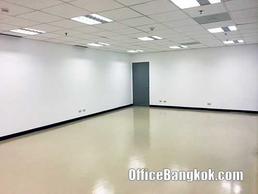 Rent Office Partly Furnished on Ratchadapisek Road