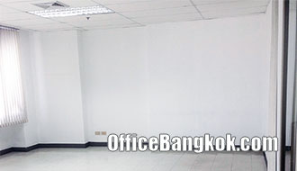 Rent Small Office on Ratchada close to Huai Khwang MRT Station