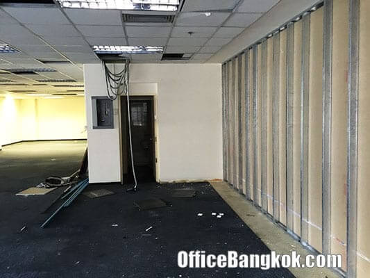 Office Space for Rent with Partly Furnished on Asoke Area close to Phetchaburi MRT Station