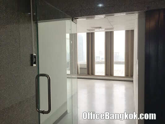Office Space for Rent with Small Room on Asoke Area close to Phetchaburi MRT Station