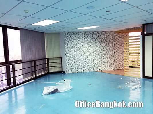 Small and Cheap Office Space with Partly Furinshed on Rama 4 nearby Hua Lamphong MRT Station