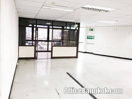 Office for Rent with Partly Furinshed on Rama 4 close to Hua Lamphong MRT Station