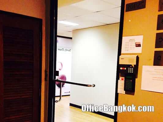 Small Furnished Office Space for Rent on Asoke close to MRT Sukhumvit Station