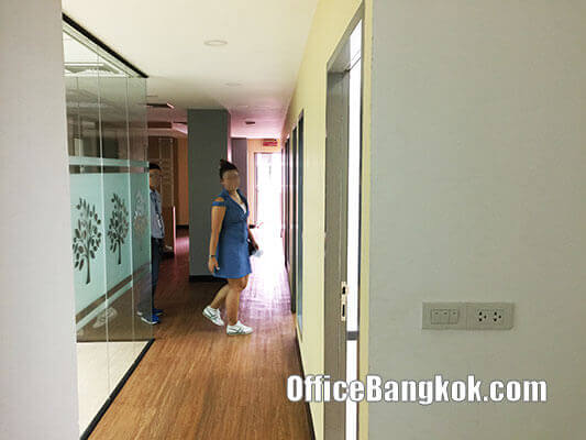 Rent Office Parlty Furnished 200 sqm Phahonyothin