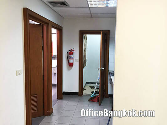 Rent Office Parlty Furnished 200 sqm Phahonyothin