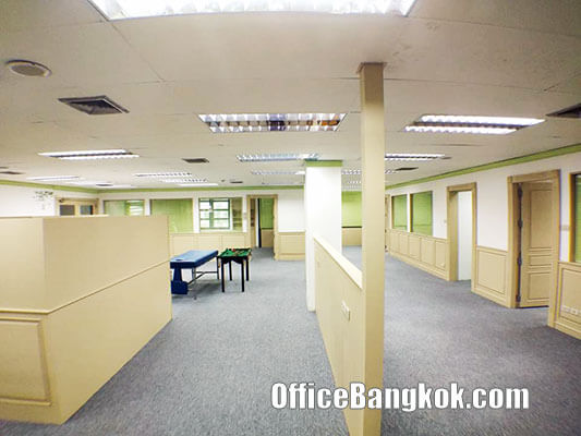 Rent Office with Partly Furnished on Rama 9 Road only 15 minute to Ramkhamhaeng Airport Rail Link Station