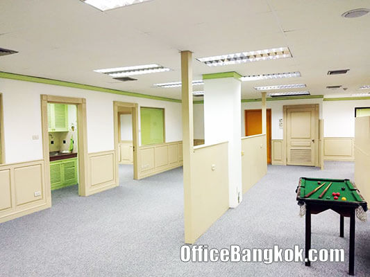 Rent Office with Partly Furnished on Rama 9 Road only 15 minute to Ramkhamhaeng Airport Rail Link Station