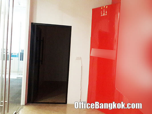 Rent Office on Sathorn with Partly Furnished only 10 minute walk to Chong Nonsi BTS Station