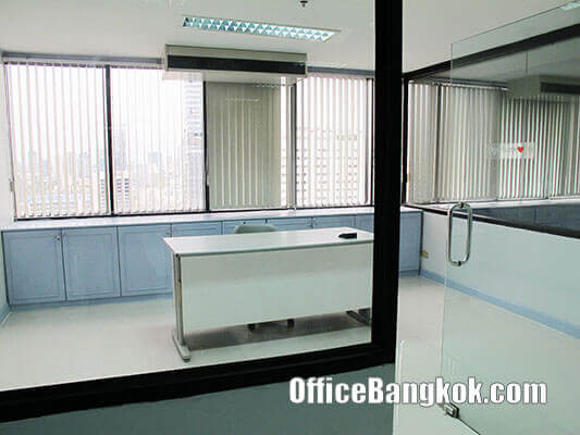 Cheap Office Space for Rent with Fully Furnished on Surawong