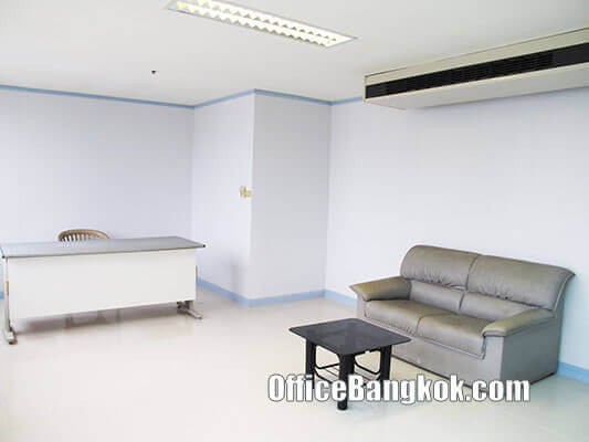 Cheap Office Space for Rent with Fully Furnished on Surawong