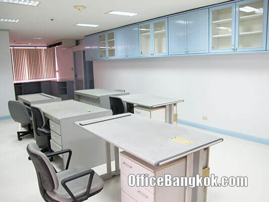 Cheap Office Space for Rent with Fully Furnished on Surawong