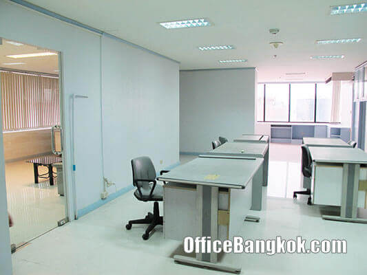 Cheap Office Space for Rent with Fully Furnished on Surawong