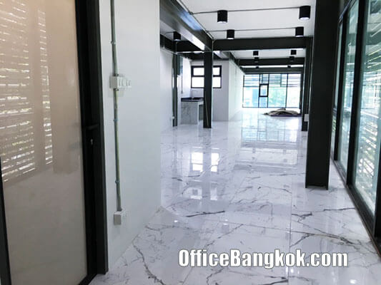 3 Storey of Stand Alone Office Building for Rent on Surawong