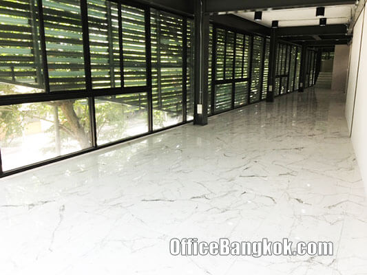 3 Storey of Stand Alone Office Building for Rent on Surawong