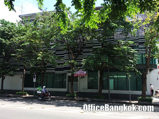 3 Storey of Stand Alone Office Building for Rent on Surawong