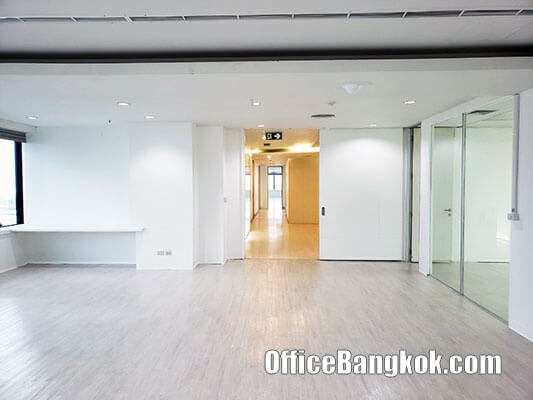 Partly Furnished Office for Rent on New Pethburi Road