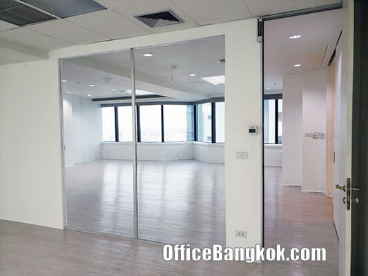 Partly Furnished Office for Rent on New Pethburi Road