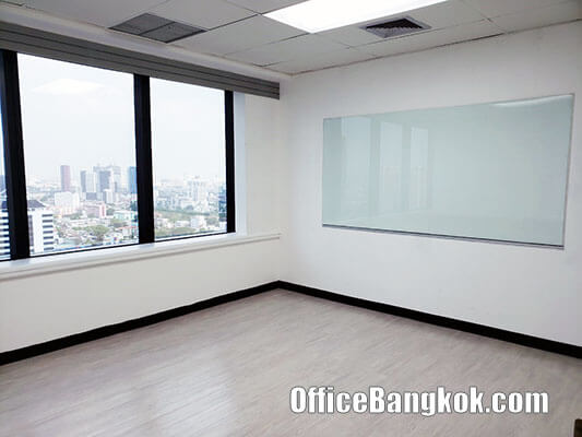 Partly Furnished Office for Rent on New Pethburi Road