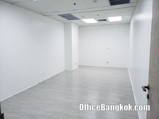 Partly Furnished Office for Rent on New Pethburi Road