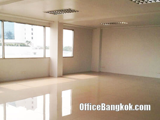 Small and Cheap Office Space for Rent on Bangna