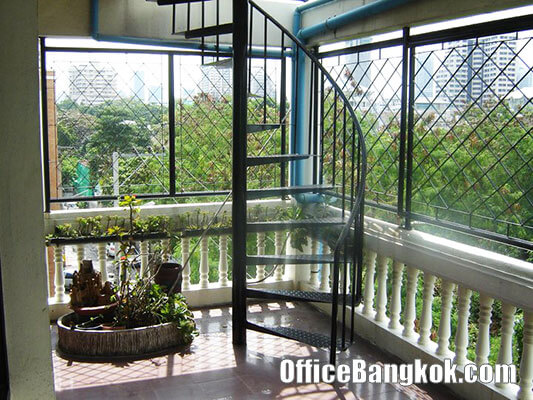 Small and Cheap Office Space for Rent on Sukhumvit 39 nearby Phrom Phong