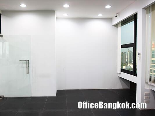 พื้นที่ออฟฟิศขนาดเล็กให้เช่า บนถนนพระราม 4 อาคารสิรินรัตน์ ทาวเวอร์