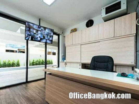 Stand Alone Office Building 4 Storey on Ratchadapisek for Rent near Thailand Cultural Centre MRT station