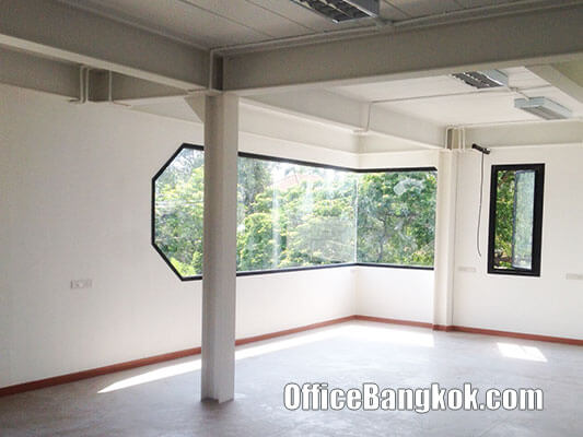 Stand Alone Office Building for Rent on Sukhumvit 62