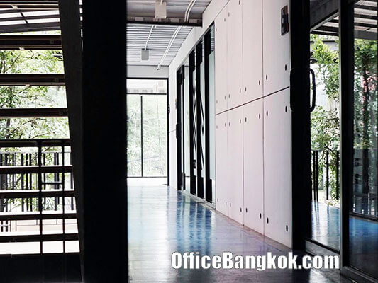 Rent Small Office Space with Modern Design On Ekamai