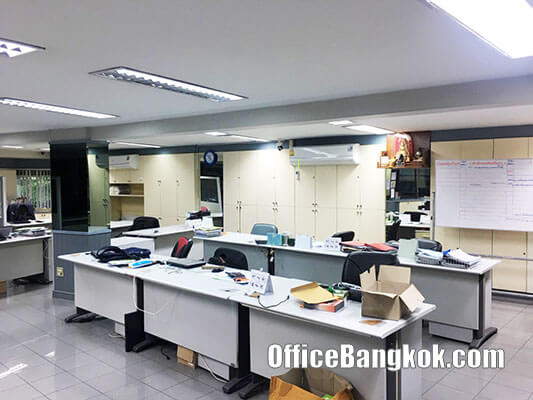 Office Building for Sale on Phahon Yothin Road close to BTS Station