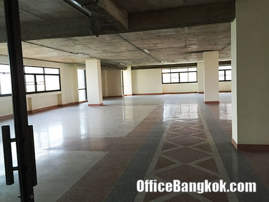 Office Building for sale near MRT Suthisarn Station