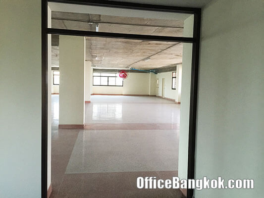 Office Building for sale near MRT Suthisarn Station