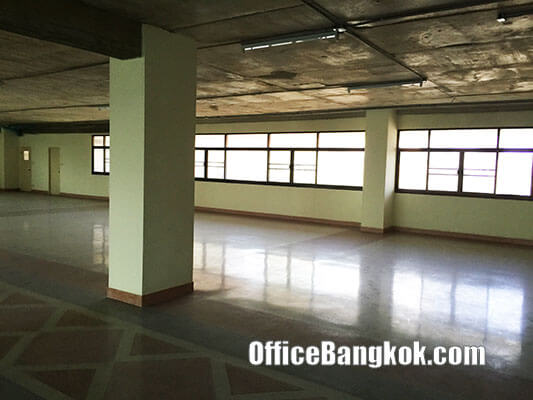 Office Building for sale near MRT Suthisarn Station