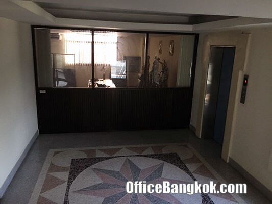 Office Building for sale near MRT Suthisarn Station