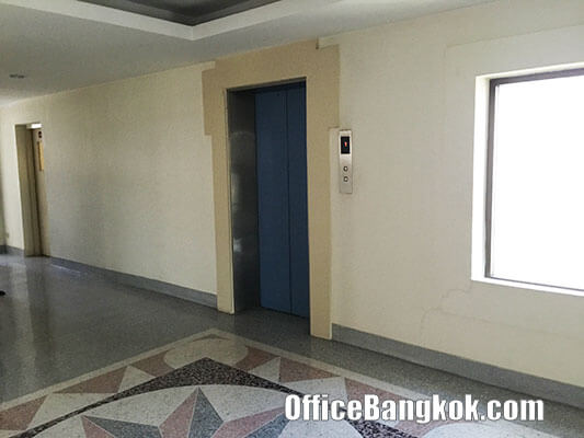 Office Building for sale near MRT Suthisarn Station