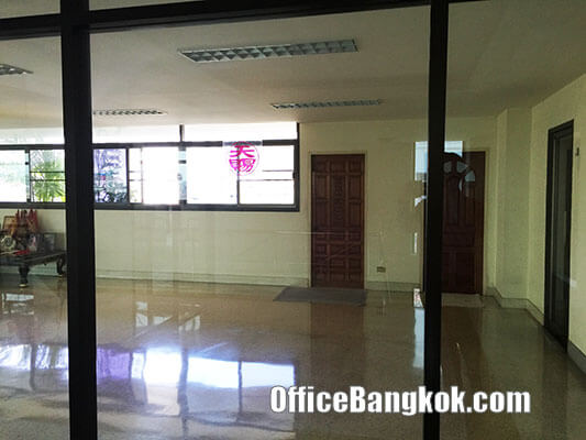 Office Building for sale near MRT Suthisarn Station