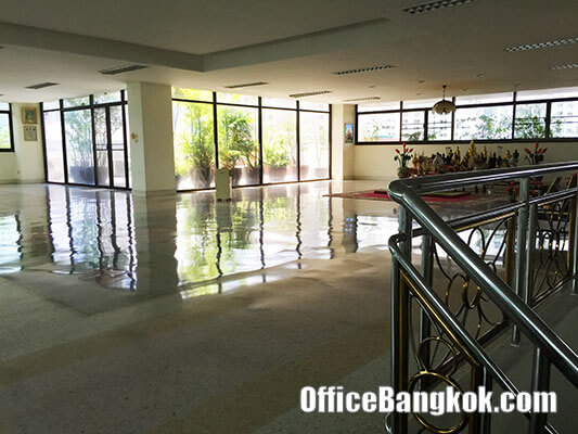 Office Building for sale near MRT Suthisarn Station