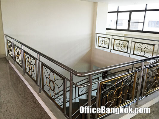 Office Building for sale near MRT Suthisarn Station