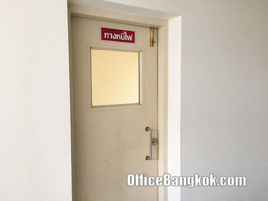 Office Building for sale near MRT Suthisarn Station